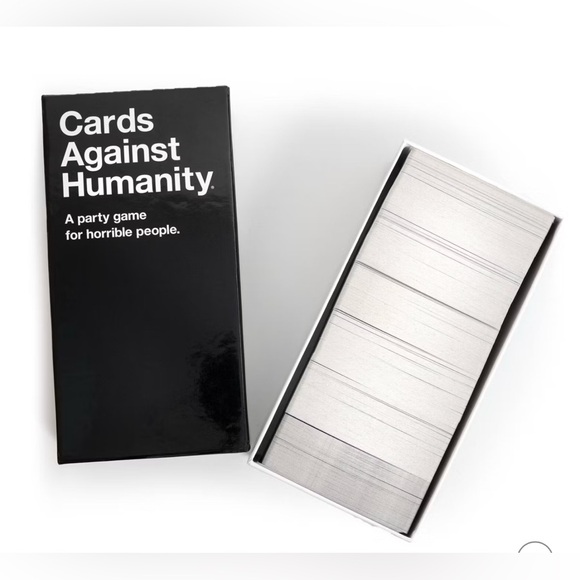 Cards Against Humanity • Main Game - Picture 1 of 4
